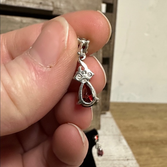 925 sterling silver great shape cubic zirconia red faceted crystal drop earrings - Picture 4 of 6